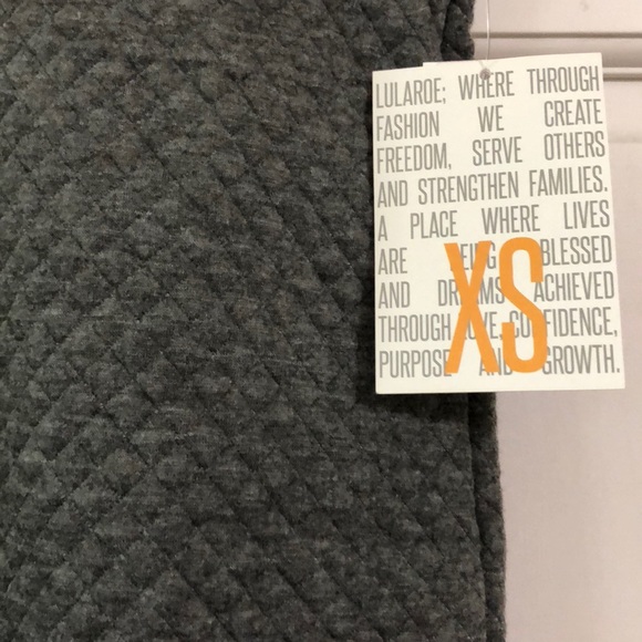 New XS Lularoe Cassie - Picture 2 of 3